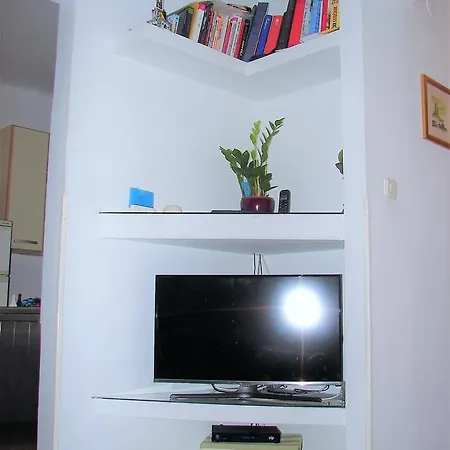 Tina Apartment Split